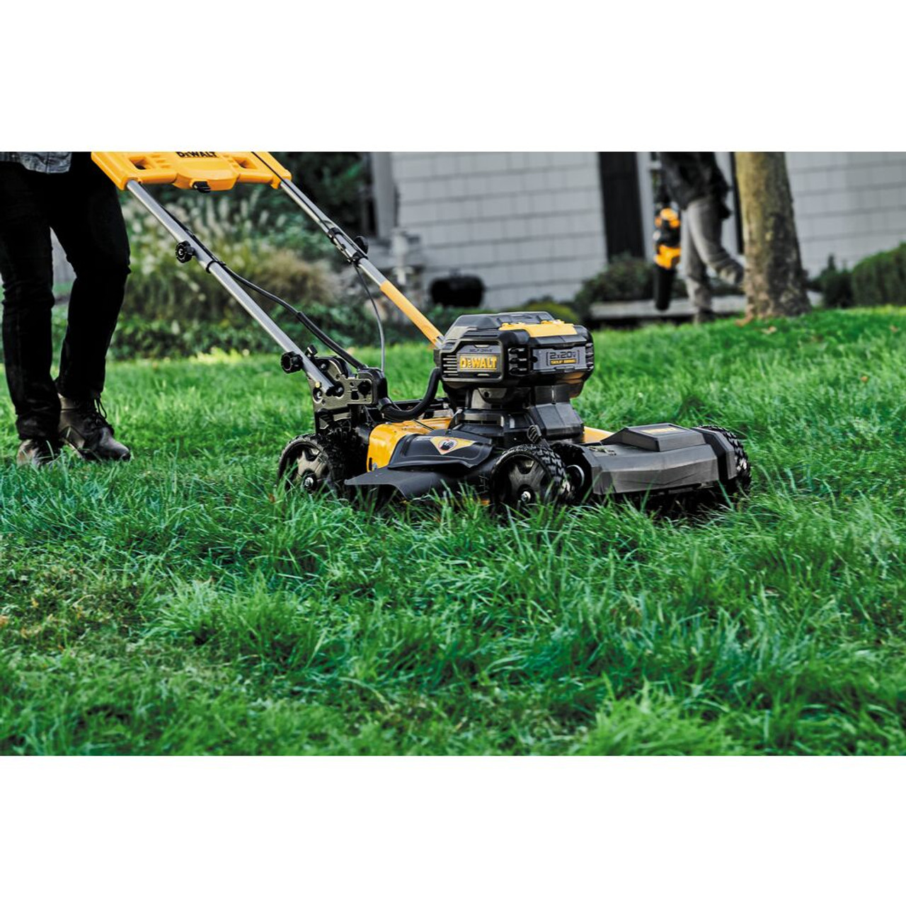 DEWALT DEW-DCMWSP650Y2-CA 60V MAX 21in Cordless RWD Self Propelled Mower  12Ah Kit - Atlas-Machinery