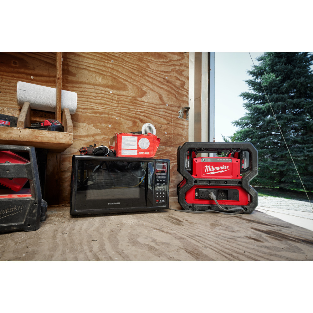 Alimentation Milwaukee M18 Carry-On 2845-20 – 3600W/1800W – Outil Nu
