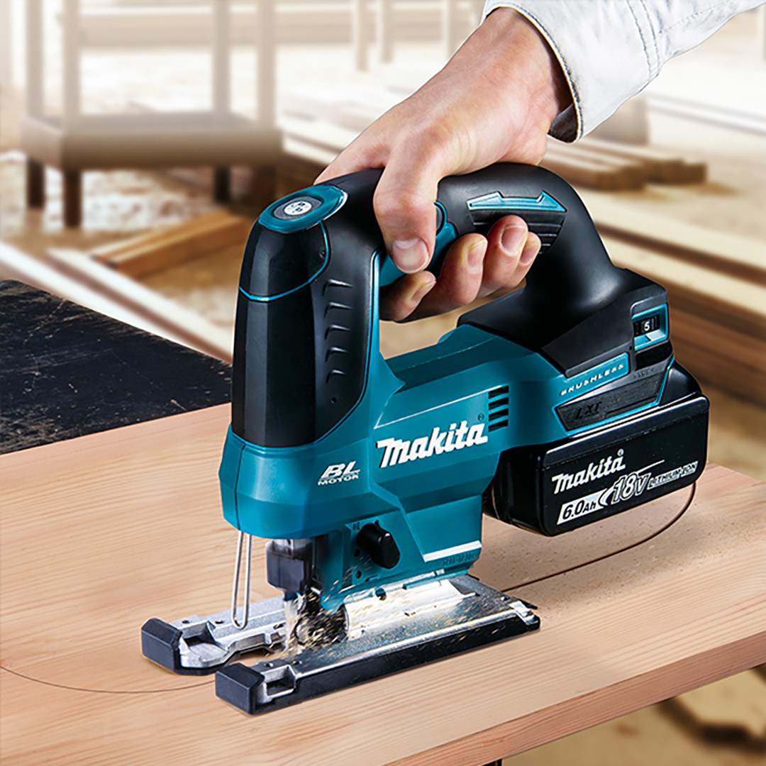 【シマタク】 Makita MAK-DJV184Z 18V LXT Cordless Jig Saw with D-Handle (Bare