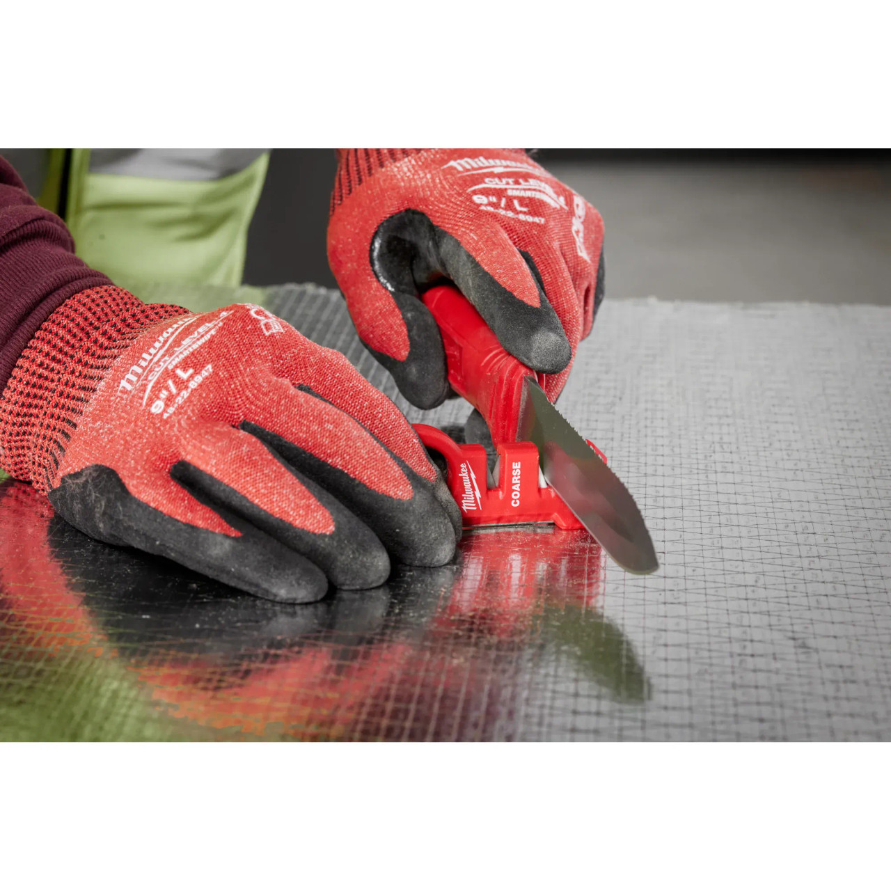 Milwaukee MIL-48-22-1590 Compact Knife Sharpener - Atlas-Machinery
