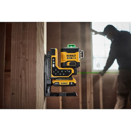 DEWALT DEW-DCLE34035D1 20V MAX XR Remote Control 360Deg Line Laser