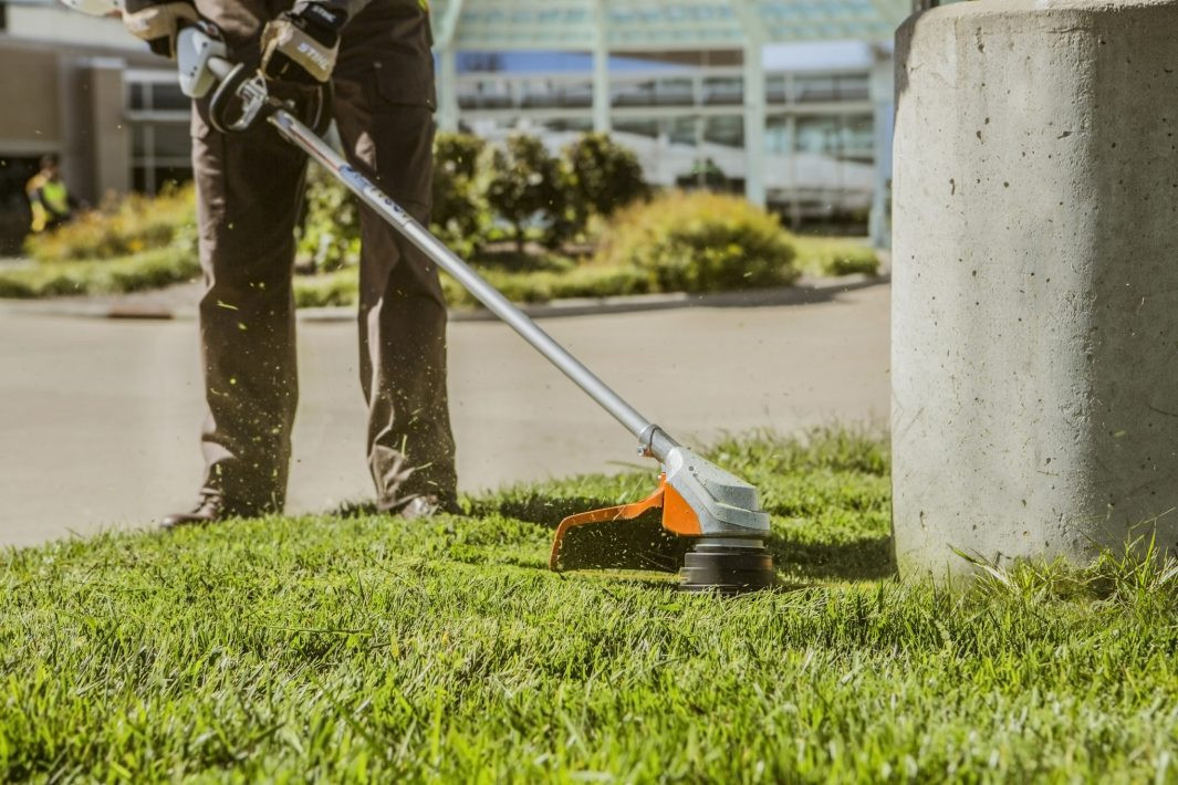 STIHL FSA 90 R バッテリー式草刈り機 AP300 2個付‼️ Stihl STIHL-FSA90R-AP300S FSA 90 R Cordless Grass Trimmer + AP300S