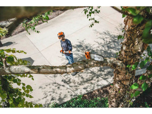 STIHL STIHL-HT135 Telescopic Pole Pruner 3/8in Chain