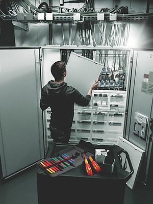 Wera Tools Wera-05006633001 Kraftform Kompakt VDE Safe-Torque Speed Control Cabinet Set 1, 23-Pieces