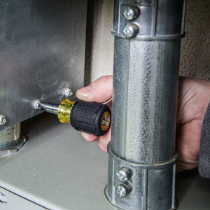 Klein Tools KLE-32562 Multi-Bit Screwdriver / Nut Driver, 6-in-1, Stubby, Ph, Sl, Sq Bits