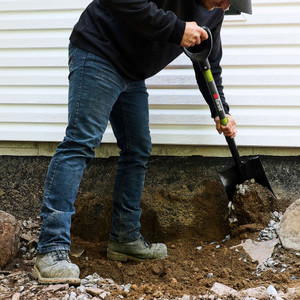 Garant GRA-85642 D-Handle Square Point Shovel, Fiberglass Handle