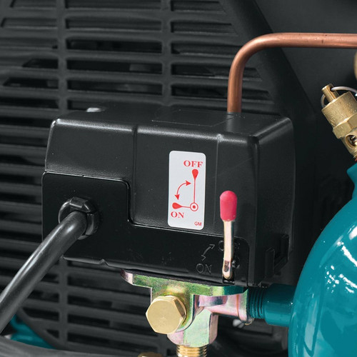 Makita MAK-MAC2400 4.2gal 4.2CFM Oil-Lubricated Compressor