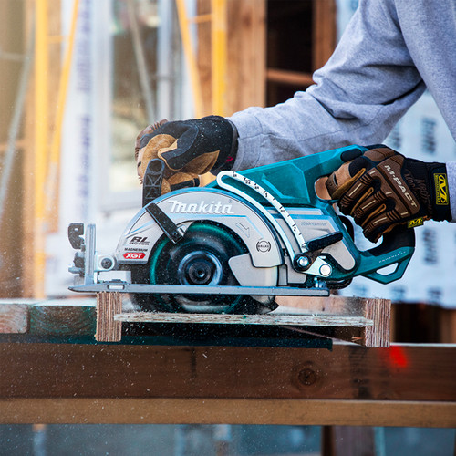 Makita MAK-RS001GM101 40V MAX 7-1/4in Rear-Handle Circular Saw Kit