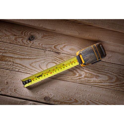 DEWALT DEW-DWHT35268S TOUGHSERIES 8m/26ft LED Lighted Tape Measure