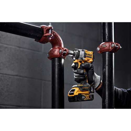 DEWALT DEW-DCF921P2 ATOMIC 20V MAX 1/2in Cordless Impact Wrench with Hog Ring Anvil 2x 5.0Ah Kit