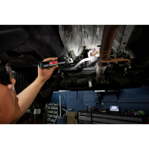 Milwaukee MIL-2162-21 REDLITHIUM USB 2000Lumen Slide Focus Flashlight