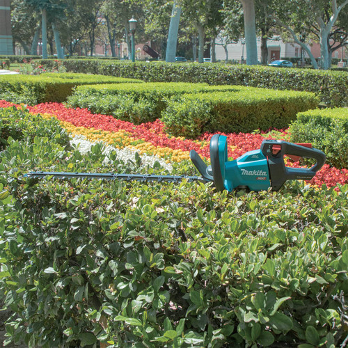 Makita  MAK-UH006GZ 40V MAX XGT 24in Hedge Trimmer with Sharp Edge Blade