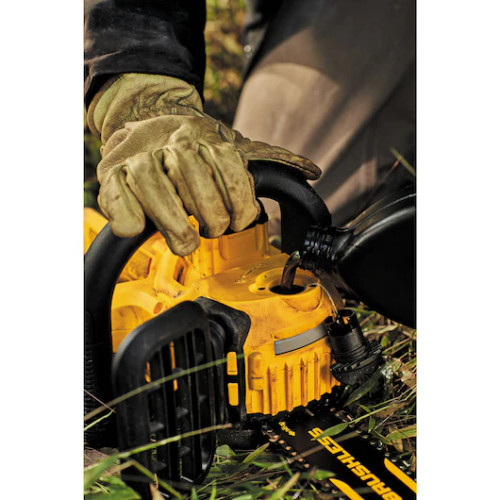 DEWALT DEW-DCCS620P1 20V MAX Compact 12 in. Cordless Chainsaw Kit
