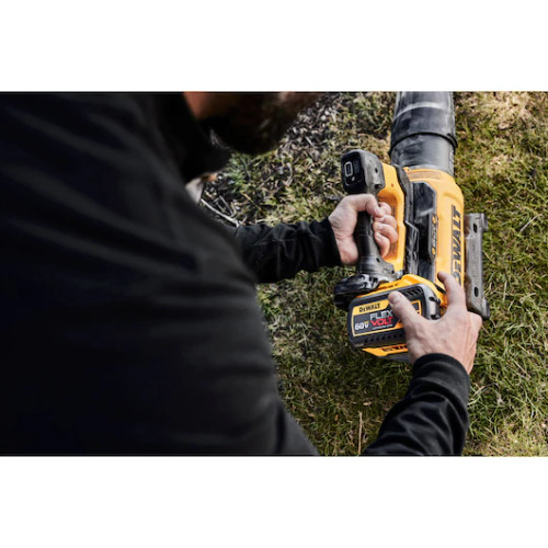 DEWALT DEW-DCBL777Y1 60V MAX High Power Brushless Blower 12.0Ah Kit