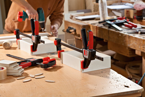 Bessey EZS One-Handed Clamp in use on wood