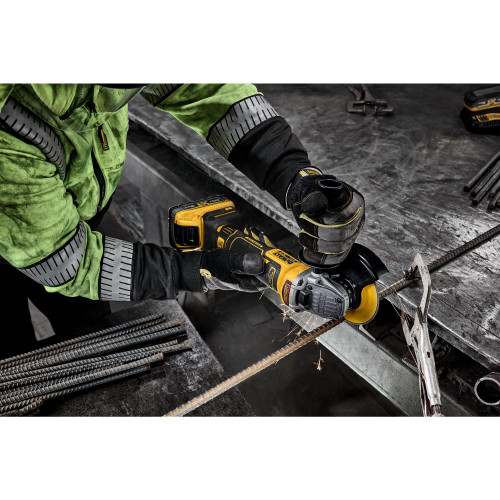 DEWALT DEW-DCG410WW1 20V MAX XR Brushless 4-1/2 In. - 5 In. Angle Grinder 8.0Ah XR POWERPACK Kit