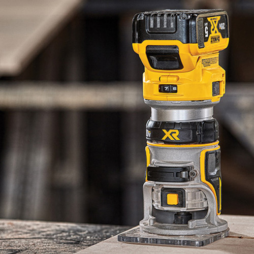 DEWALT DEW-DCB205-2C-DCW600B 20V MAX 2x 5.0Ah Starter Kit + DCW600B Compact Router Bare Tool