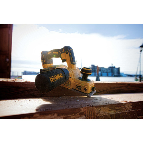DEWALT DEW-DCBP520C-DCP580B 20V MAX XR 5.0Ah Starter Kit + DCP580B Planer Bare Tool
