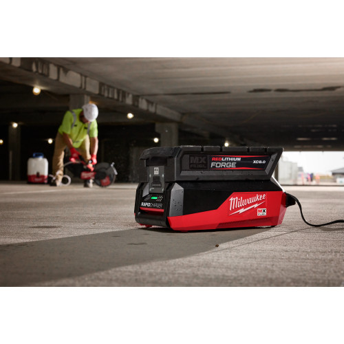 Milwaukee MIL-MXFRC MX FUEL Rapid Charger