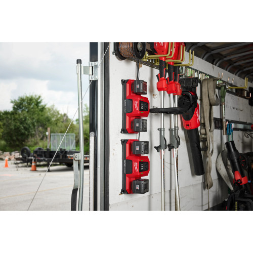 Milwaukee MIL-48-59-1816 M18 Dual Bay Simultaneous Super Charger with 4 Point Mounting