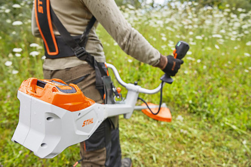 Stihl STIHL-FSA135-AP300S FSA 135 Cordless Brush Cutter + AP300S Battery