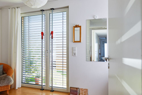 Bessey BES-STE80-TP 78in Max Telescopic Drywall Support with Pump Grip