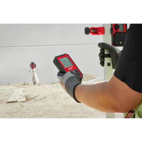 Milwaukee MIL-3704-21T M18 FUEL Red Exterior Dual Slope Rotary Laser Level 3.0Ah Kit