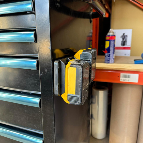 StealthMounts SM-BD-DW20-1-MG Magnetic Battery Holder for DEWALT 20V/60V MAX/XR & FLEXVOLT Batteries