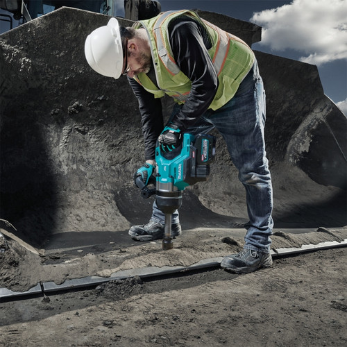 Makita MAK-TW010GT202 40V MAX XGT 1in Long Anvil Impact Wrench 2x 5.0Ah Kit