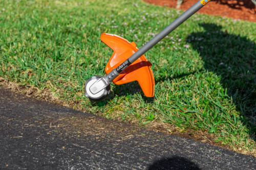 Husqvarna HUSQ-970480104 Weed Eater 320iL 40V Battery 16in Straight Shaft String Trimmer 4.0Ah Kit