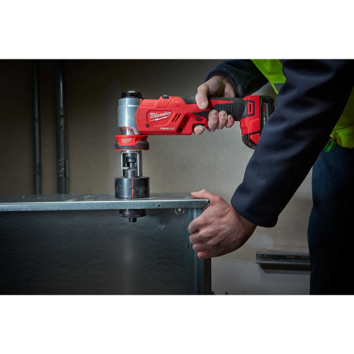 Milwaukee MIL-2677-04 M18 1/2in-4in FORCE LOGIC 6T Knockout Tool
