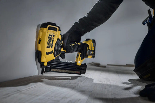 DEWALT DEW-DCN210B 20V MAX XR 18GA Brad Nailer Bare Tool