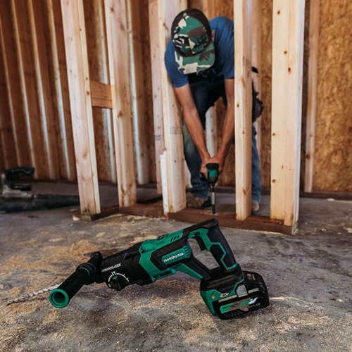 HPT-DH3628DDQ4M-UC18YSL3QCYM DH3628DDQ4M 36V MultiVolt Brushless 1-1/8in SDS Plus D-Handle Rotary Hammer + Starter Kit
