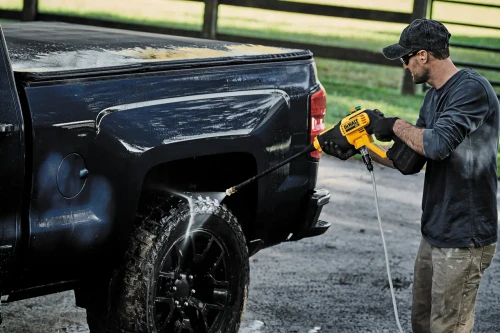 DEWALT DEW-DCPW550P1-CA 20V MAX 550 PSI Cordless Power Cleaner 5.0Ah Kit