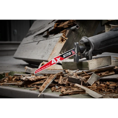 Milwaukee AX NITRUS Carbide blade in use for demolition