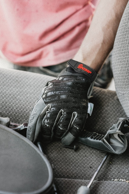 Watson Gloves 006 Daytona work gloves in use