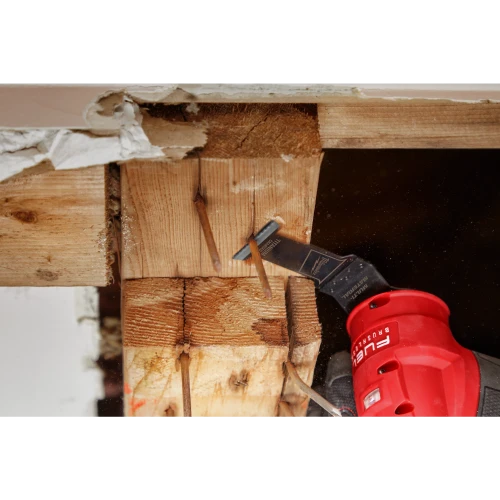 Milwaukee 1-3/8in Bi-Metal Multi-Tool Blade in use
