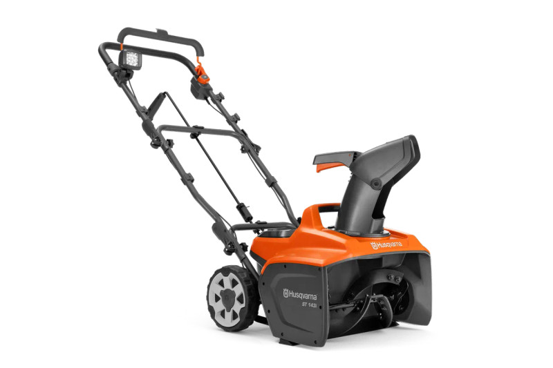 Husqvarna HUSQ-970789001 ST 143i 40V 16.9in Cordless Snow Blower 4.0Ah Kit