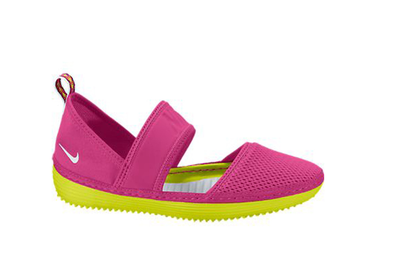 nike women's water shoes