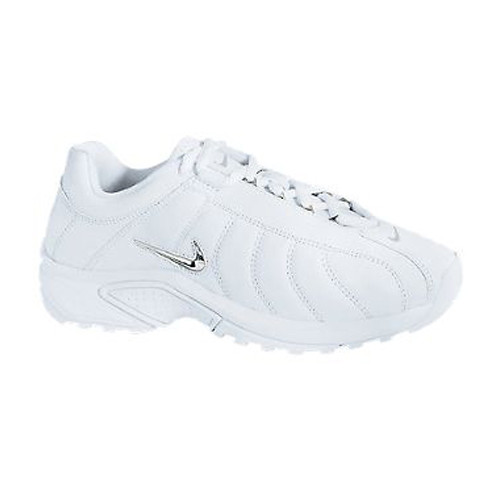 white nike cross trainer