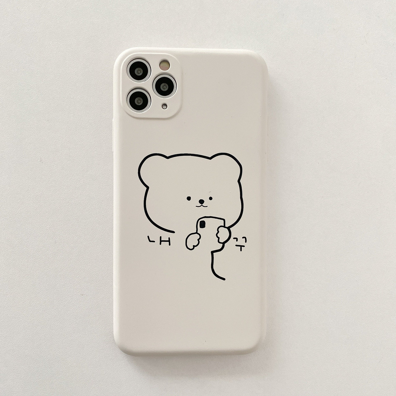 MINIMAL CUTE BEAR DESIGN WHITE PHONE CASE MINIMAL CUTE BEAR DESIGN WHITE PHONE CASE