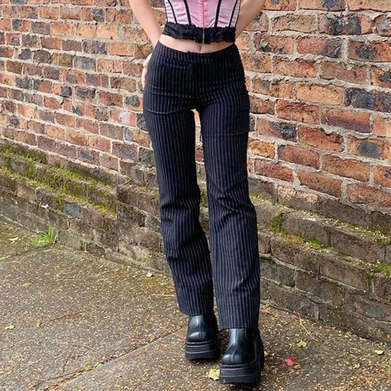 Black Vertical Striped Skinny Pants Summer Outfits (2 ideas & outfits)