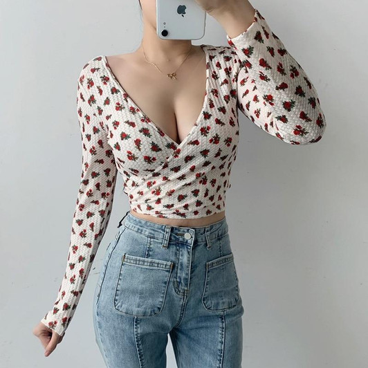 INDIE AESTHETIC FLORAL LONG SLEEVE BEIGE CROP TOP - Cosmique Studio