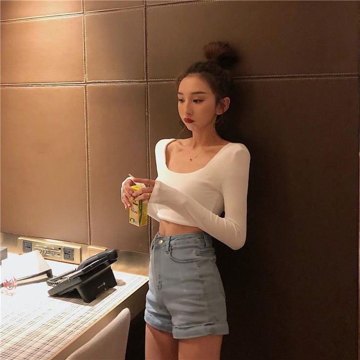 RETRO STYLE CHIC HIGH WAIST DENIM SHORTS - Cosmique Studio RETRO STYLE CHIC HIGH WAIST DENIM SHORTS - Cosmique Studio