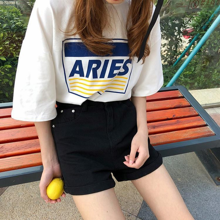 TRENDY RETRO DENIM SHORTS - Cosmique Studio TRENDY RETRO DENIM SHORTS - Cosmique Studio
