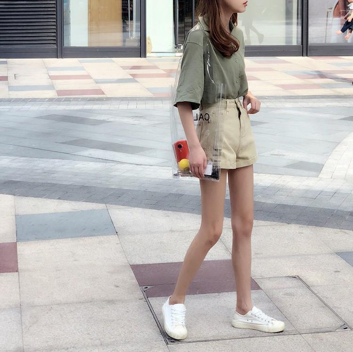 TRENDY RETRO DENIM SHORTS - Cosmique Studio TRENDY RETRO DENIM SHORTS - Cosmique Studio