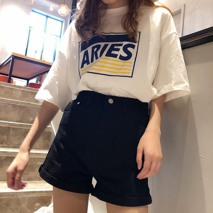 TRENDY RETRO DENIM SHORTS - Cosmique Studio TRENDY RETRO DENIM SHORTS - Cosmique Studio