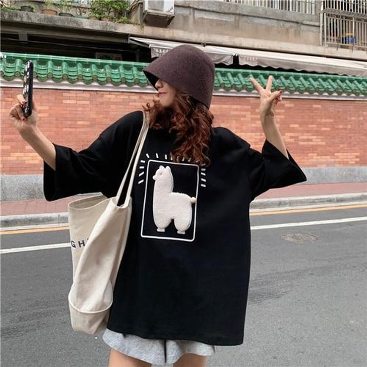 ALPACA ANIMAL PRINTED LOOSE TEE - Cosmique Studio ALPACA ANIMAL PRINTED LOOSE TEE - Cosmique Studio