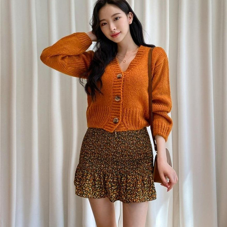 VSCO AESTHETIC CROPPED CARDIGAN - Cosmique Studio VSCO AESTHETIC CROPPED CARDIGAN - Cosmique Studio