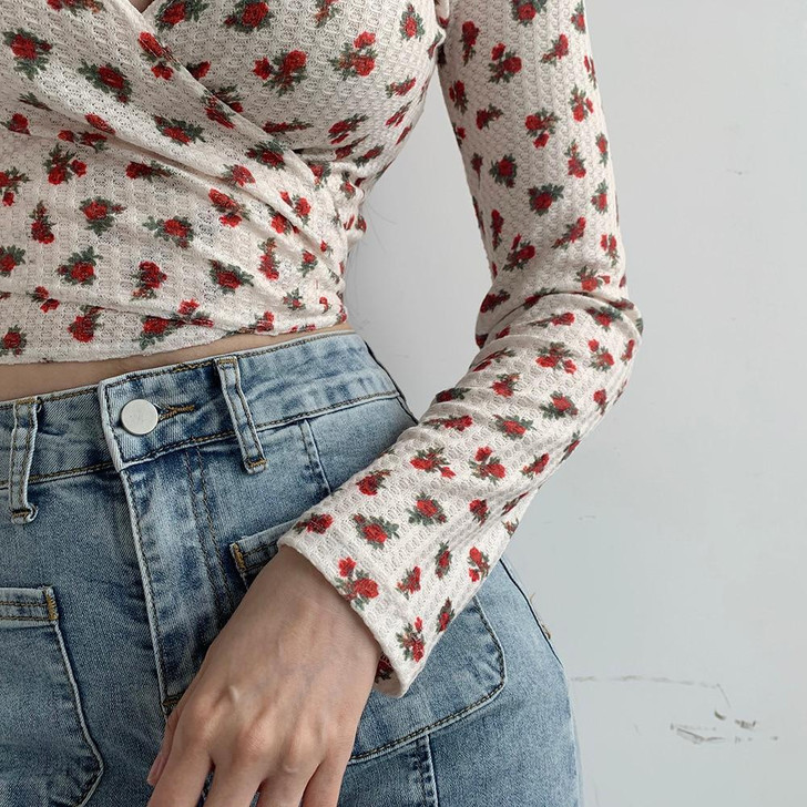 INDIE AESTHETIC FLORAL LONG SLEEVE BEIGE CROP TOP - Cosmique Studio INDIE AESTHETIC FLORAL LONG SLEEVE BEIGE CROP TOP - Cosmique Studio